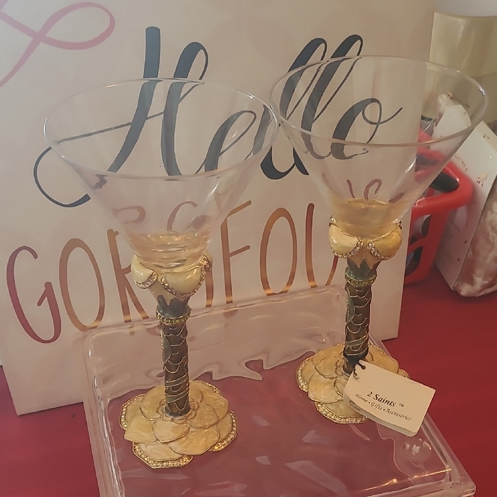 2 Saints Elegant Martini Glasses